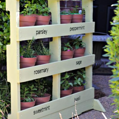 How to Make an Herb Garden from a Pallet