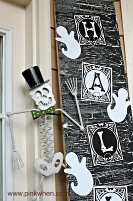 Halloween Door Decor #spookyspaces