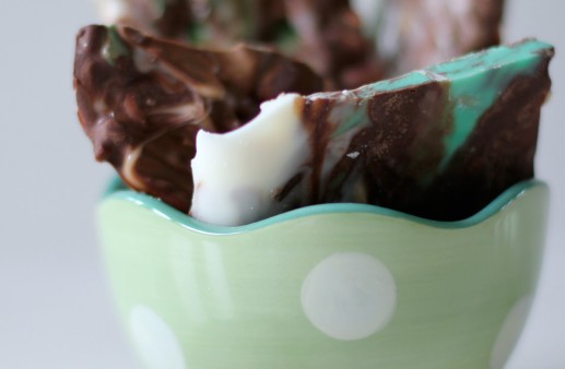 Chocolate Mint Marble Bark With Almonds from PinkWhen.com