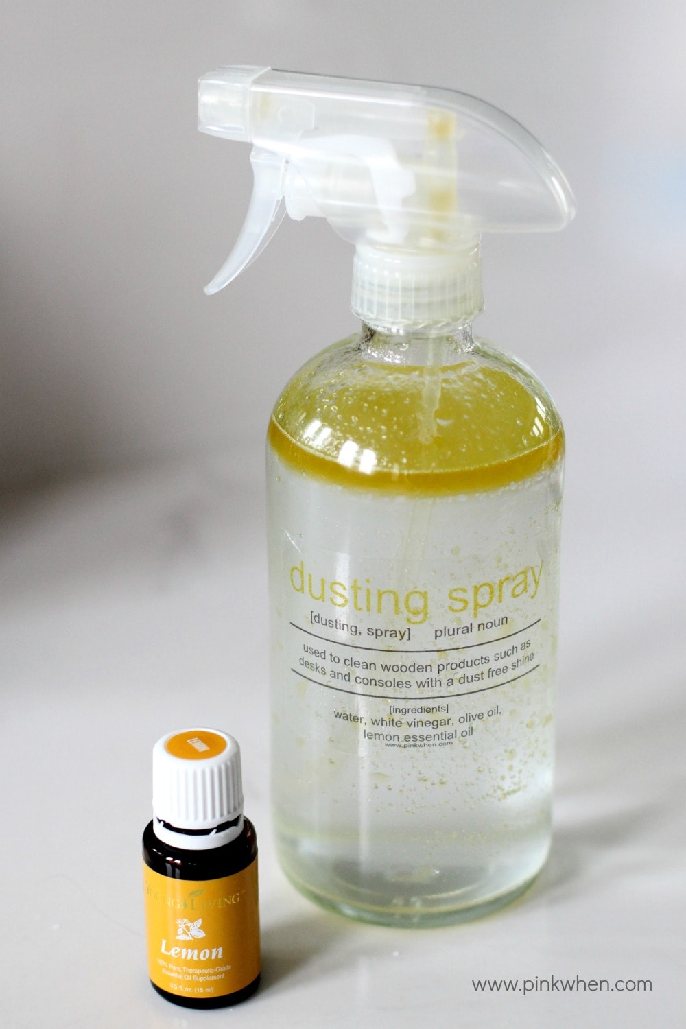Homemade Lemon Scented Dusting Spray from @PinkWhen