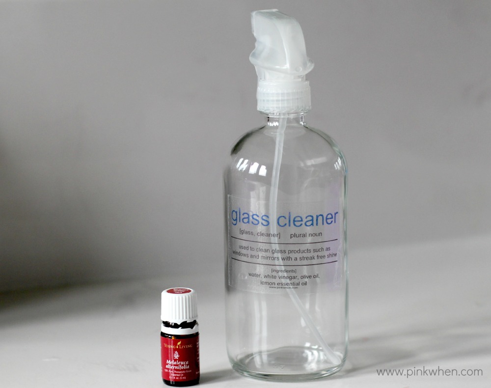 DIY All Natural Glass Cleaner @PinkWhen www.pinkwhen.com
