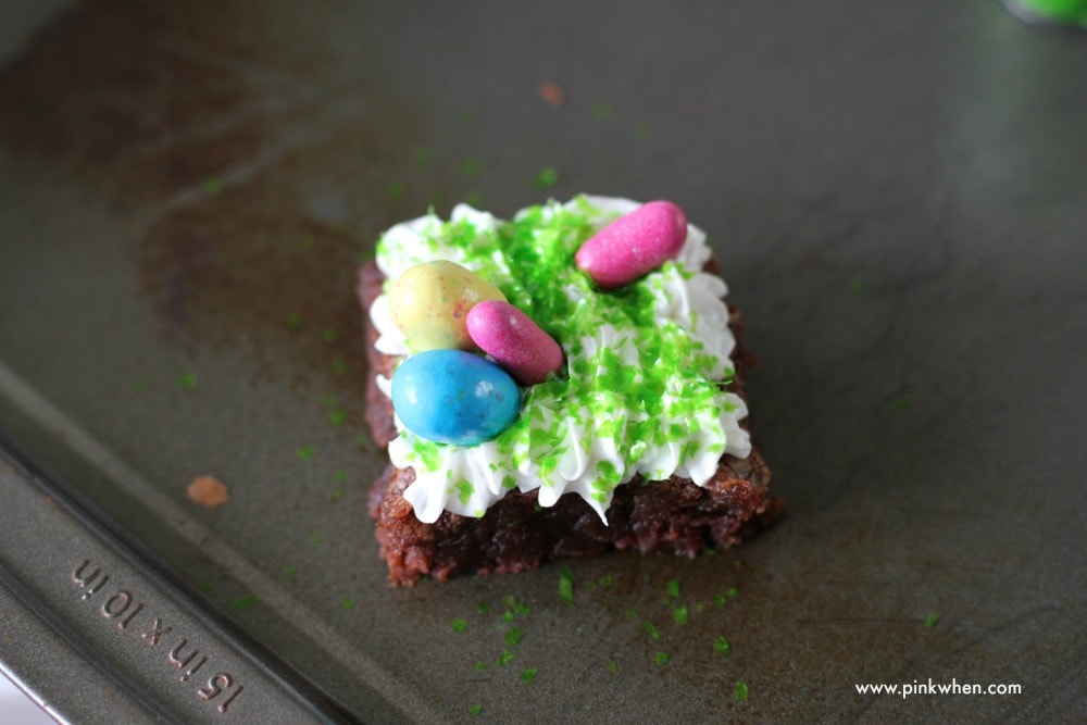 Easter Bunny Brownie and free printable www.pinkwhen.com