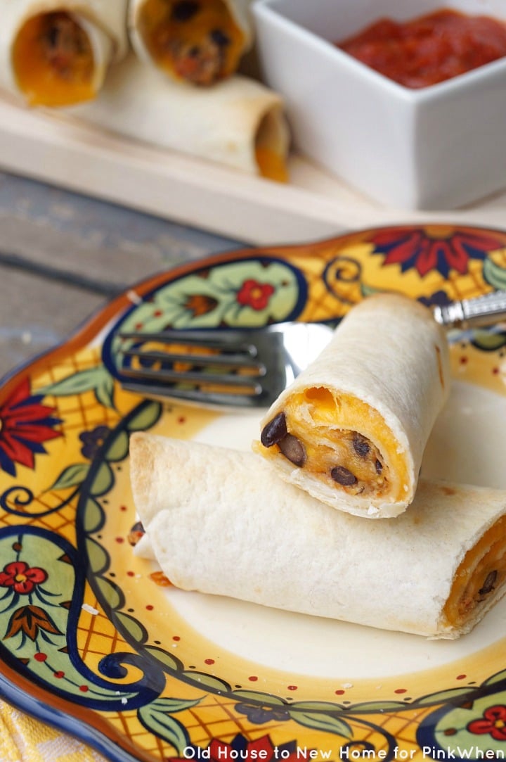 Southwestern Breakfast Taquitos. An easy and tasty breakfast that can be made ahead and frozen!