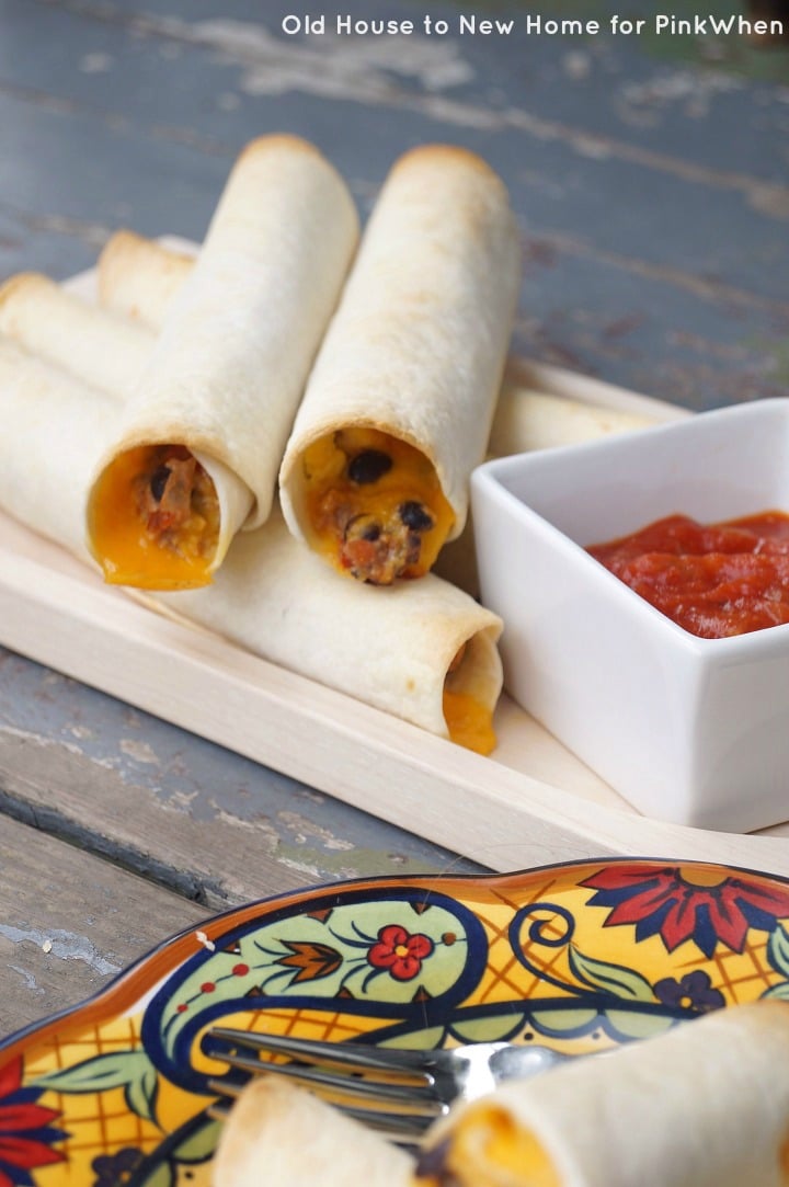 Southwestern Breakfast Taquitos. An easy and tasty breakfast that can be made ahead and frozen!