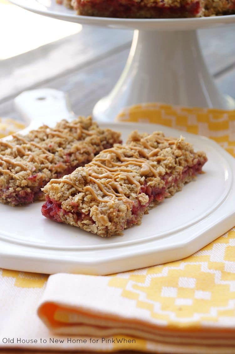 Peanut Butter and Jelly Granola Bars | www.pinkwhen.com