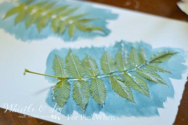Make these beautiful watercolor leaf prints in just a few minutes. It’s a perfect beginner’s watercolor project!