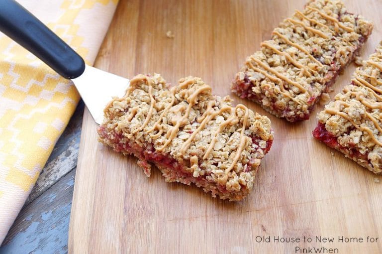 Easy Peanut Butter and Jelly Granola Bars