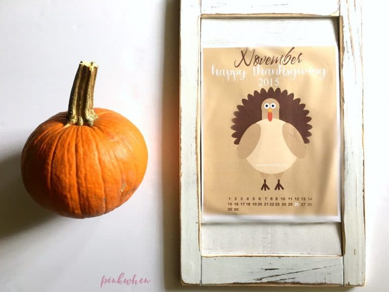 Thanksgiving 2015 is right around the corner! Download this cute FREE Thanksgiving countdown printable. Perfect for schools and home | PinkWhen