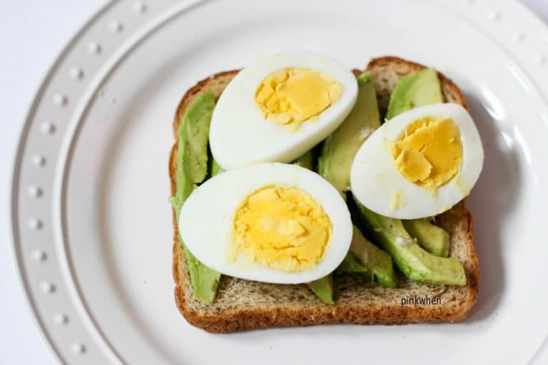 This Avocado Egg Toast is an easy and healthy way to start the day. 
