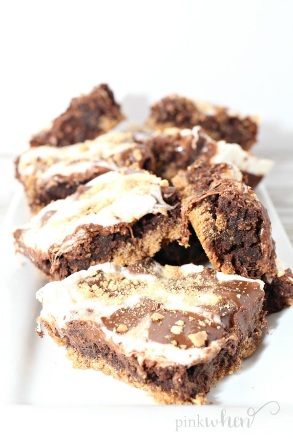 Delicious and Easy Brownie Recipe | S'mores Brownies are so easy and flavorful, and two of my favorite desserts combined into one. #easybrownies #brownierecipe #dessertrecipes