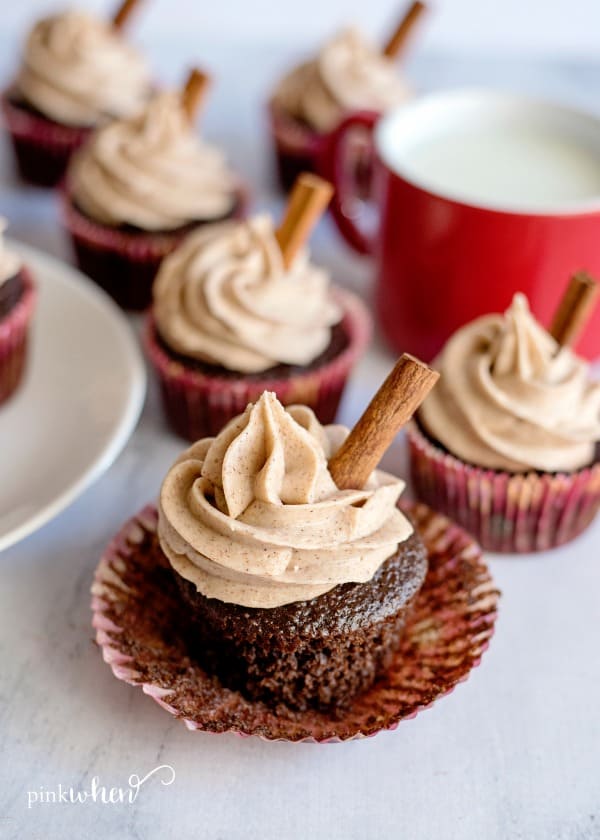 Gingerbread cupcakes with Cinnamon Cream Cheese Frosting