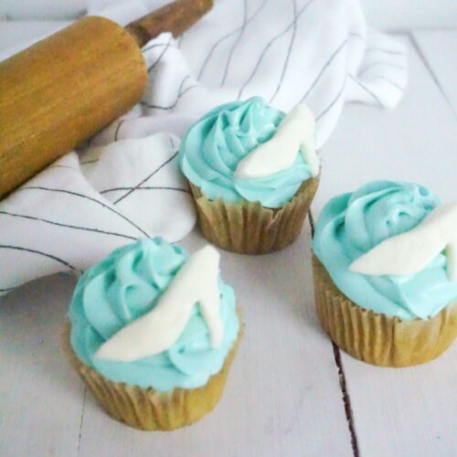 Cinderella Cupcakes - Easy Cupcake for a Princess Party - PinkWhen