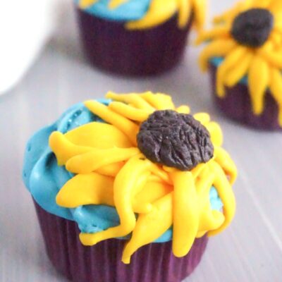 Frozen Cupcakes Anna Inspired Sunflower Cupcakes 13 Sunflower Cupcakes 6