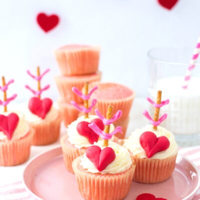 Cupid Valentine Cupcakes 7