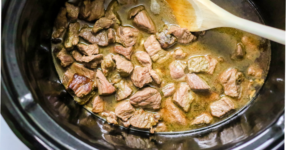 Slow Cooker Beef Tips Recipe - PinkWhen