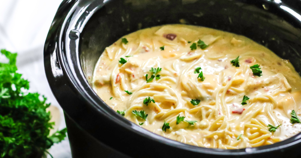 Easy Crock Pot Chicken Spaghetti