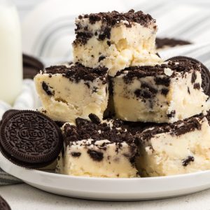 OREO Cookie Fudge on a white plate ready to serve.