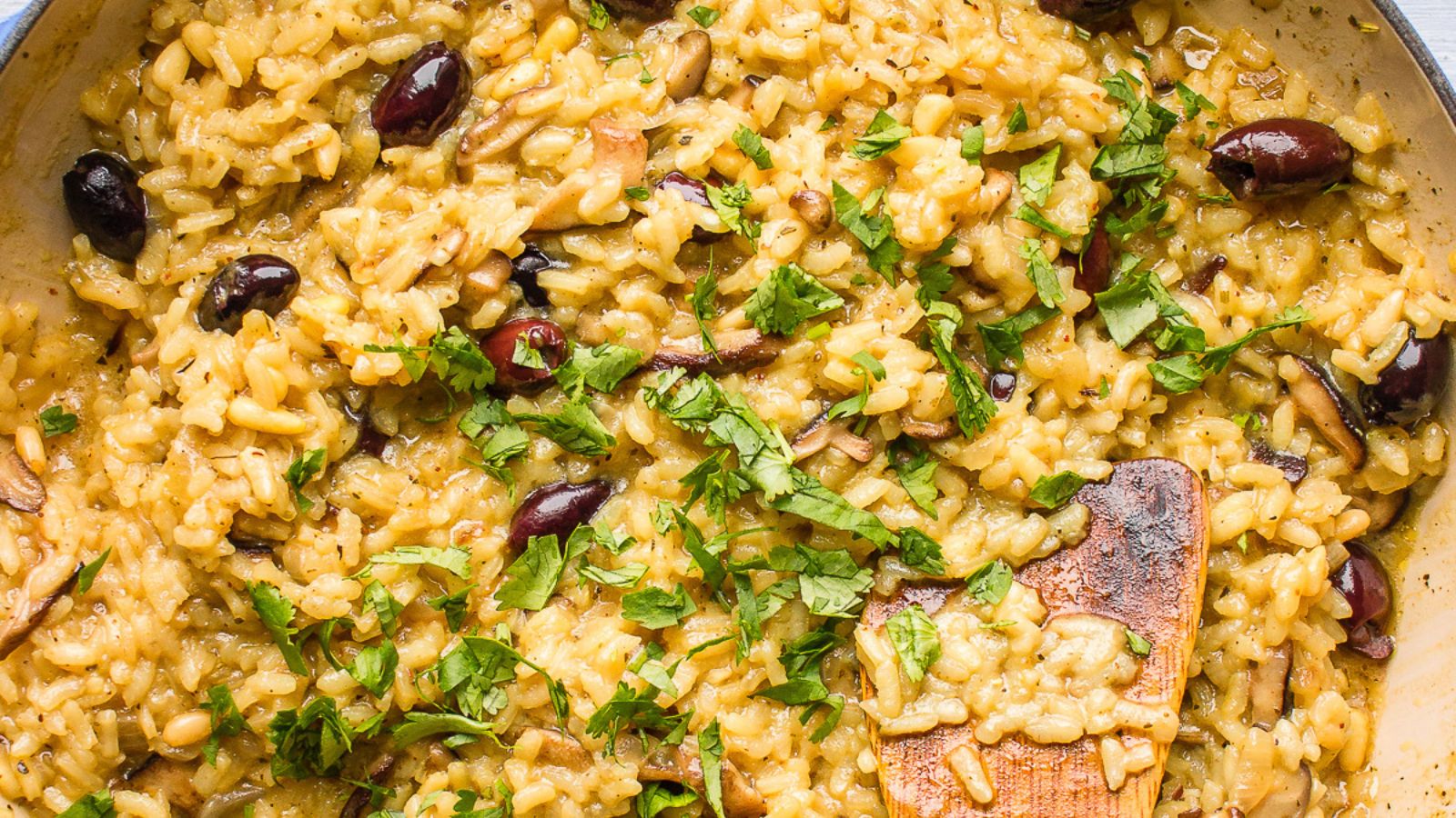 Miso risotto in a pan.
