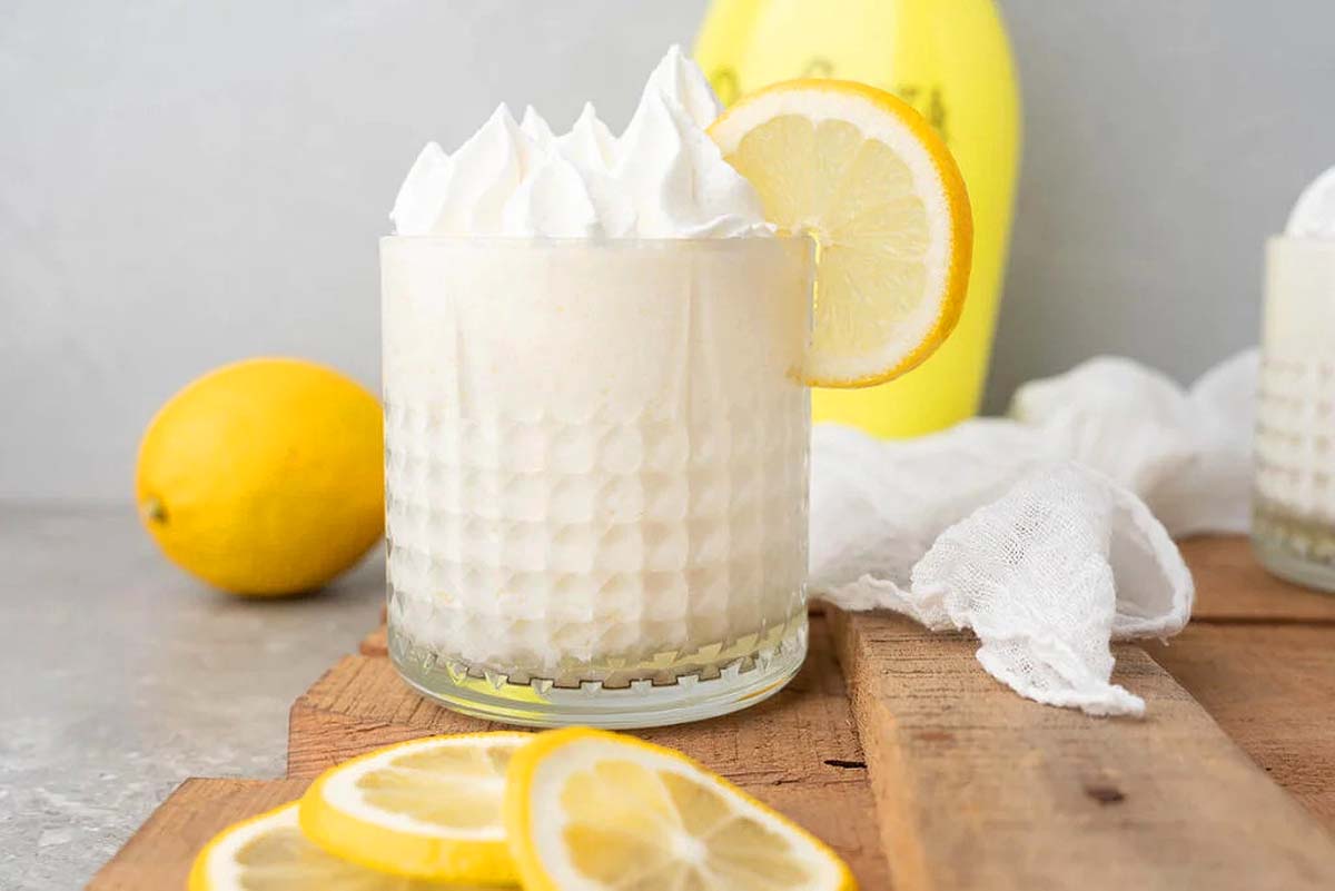 A frozen lemonade cocktail in a glass. 