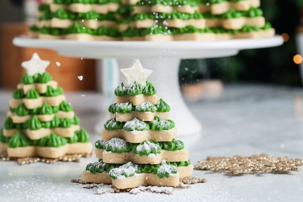 Delicious 3D Christmas tree cookies.