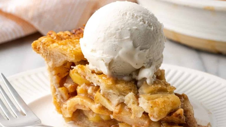 Apple pear pie with a scoop of ice cream.