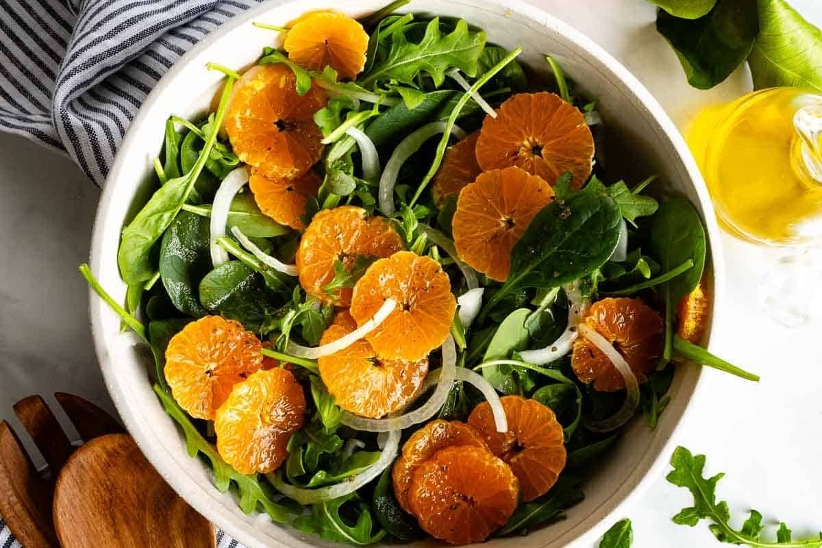 An Italian salad recipe with oranges and greens.