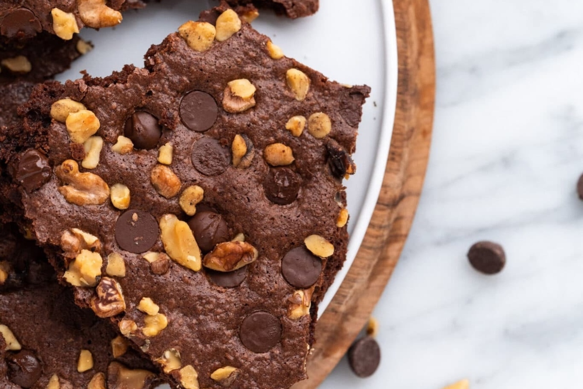 Brownie Britlle on a Plate.