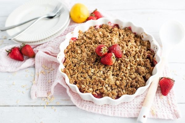 Strawberry crumble with oats.