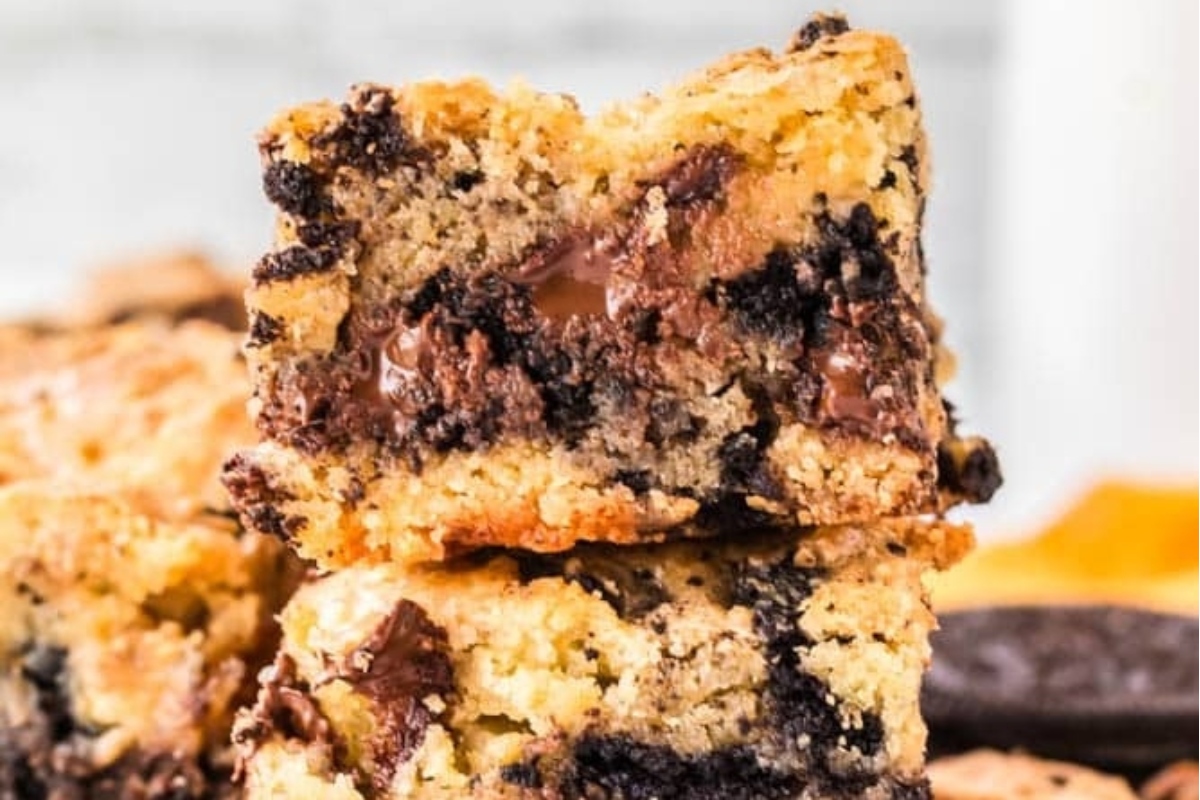 A mouthwatering stack of Oreo cookie bars.