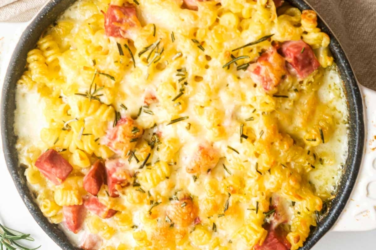 Winter-friendly ham and cheese pasta in a skillet recipe.