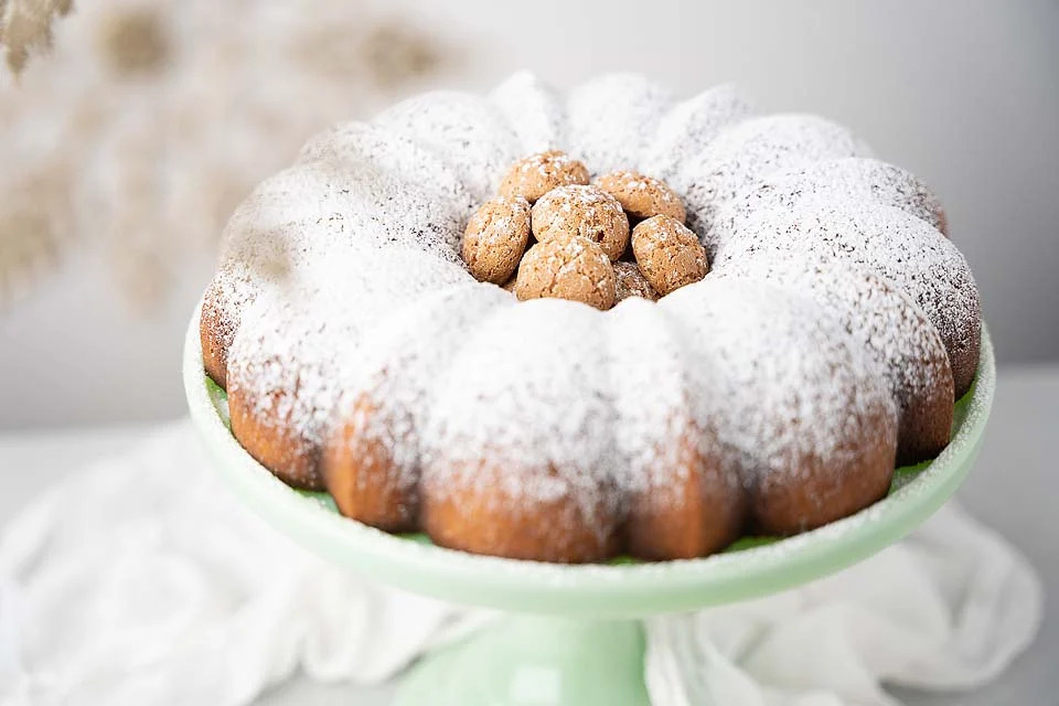 A Christmas bundt cake with powdered sugar on top.