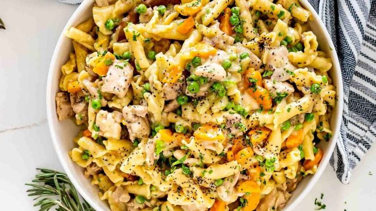 Chicken pot pie pasta in a bowl.