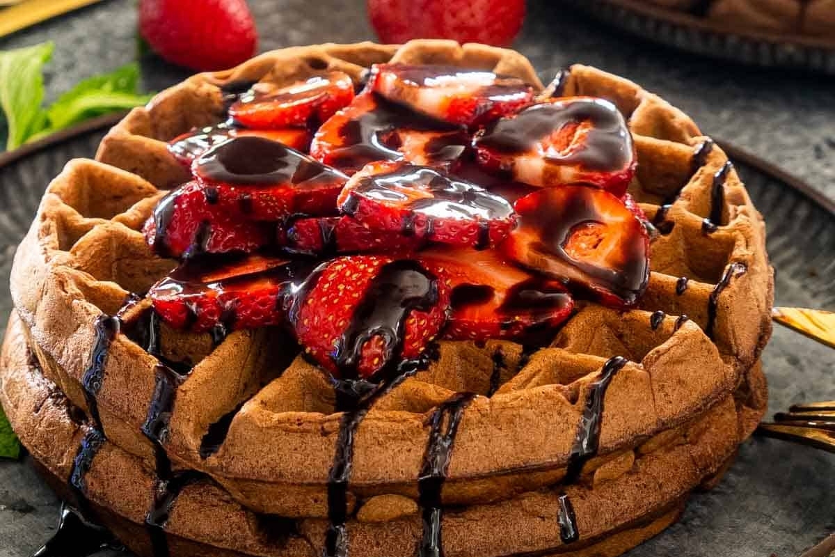Waffles with strawberries.