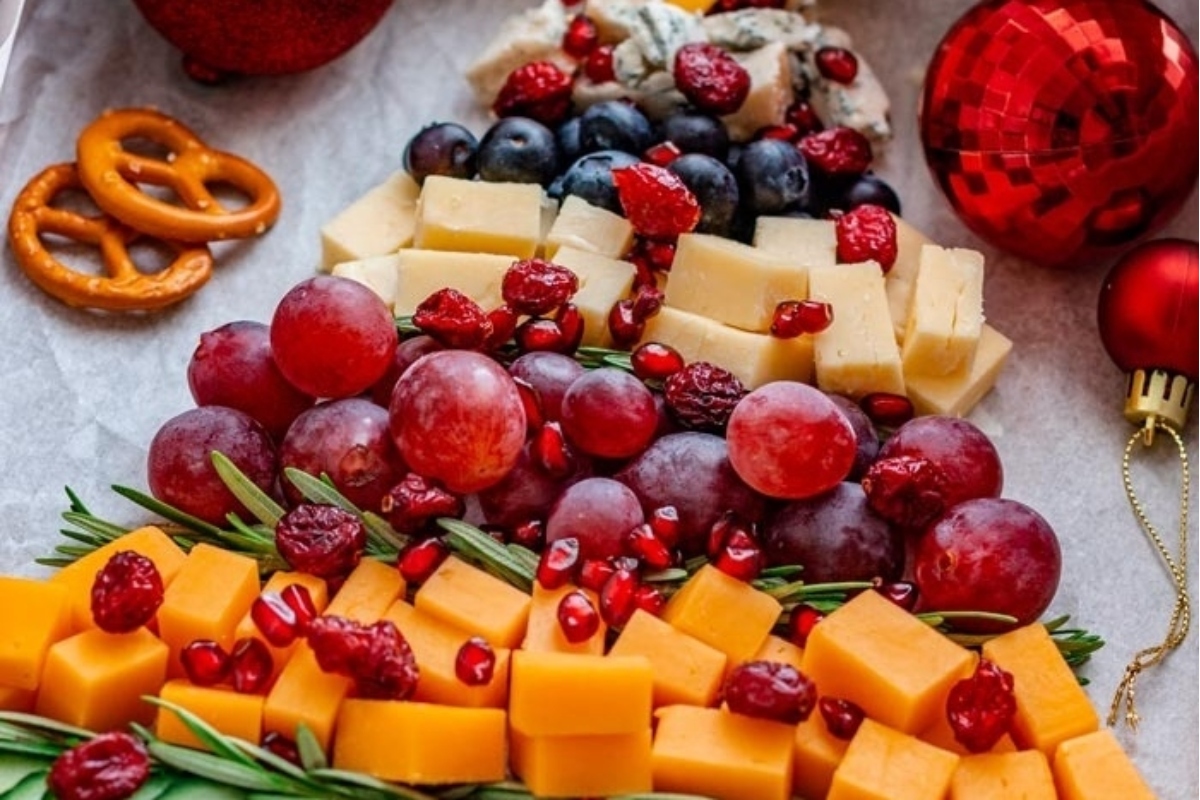 24 Christmas Tree Recipes to Add Magic to the Holidays 25 Christmas Tree Cheese Board