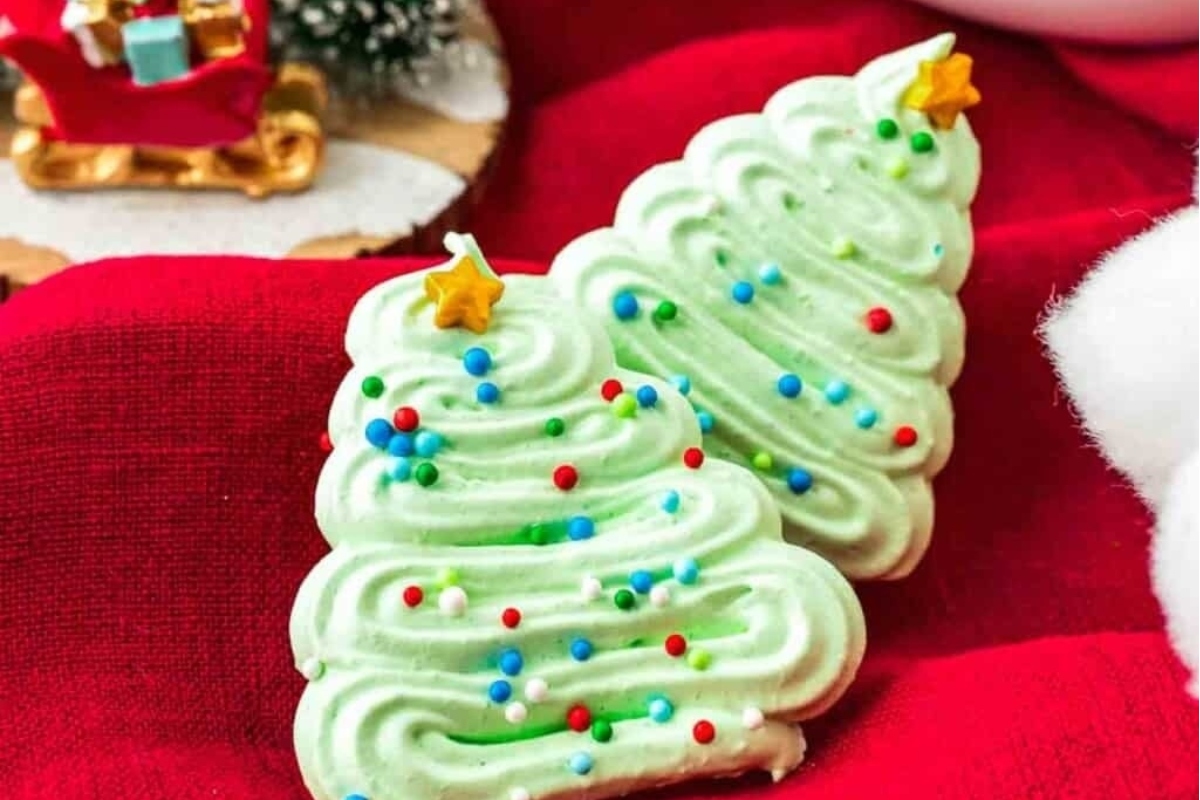 24 Christmas Tree Recipes to Add Magic to the Holidays 19 Christmas Tree Meringue Cookies