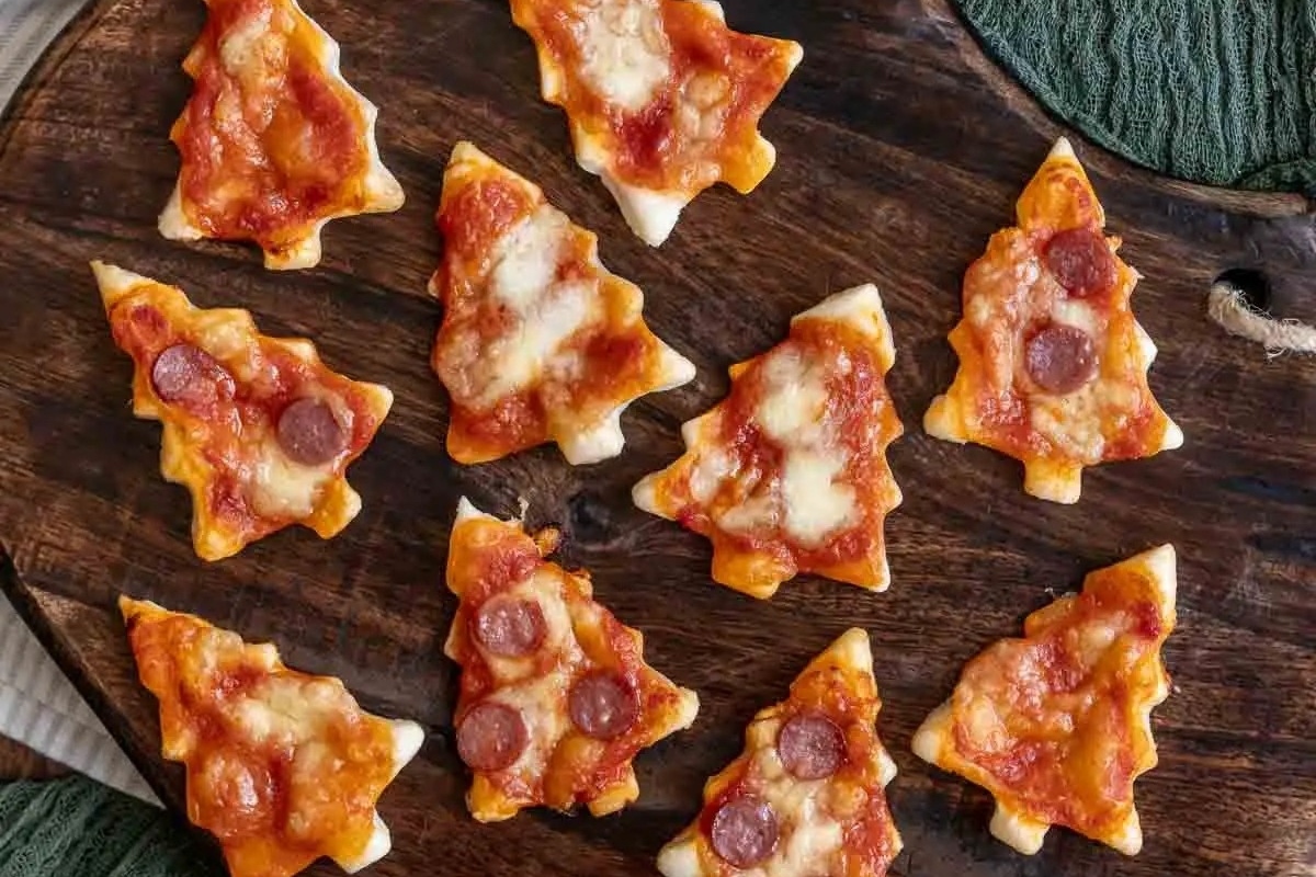 24 Christmas Tree Recipes to Add Magic to the Holidays 15 Puff Pastry Christmas Tree Pizza Bites