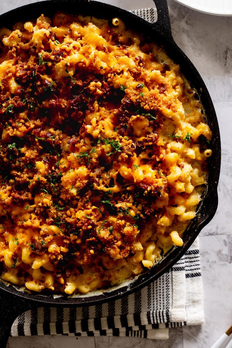 A loaded skillet of macaroni and cheese.