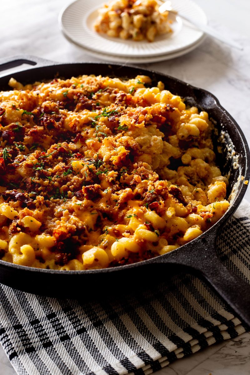 A loaded skillet of macaroni and cheese.