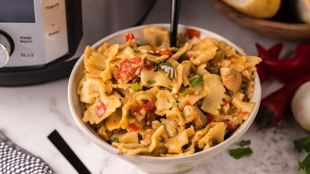 xoxoBella Instant Pot Blackened Chicken Alfredo
