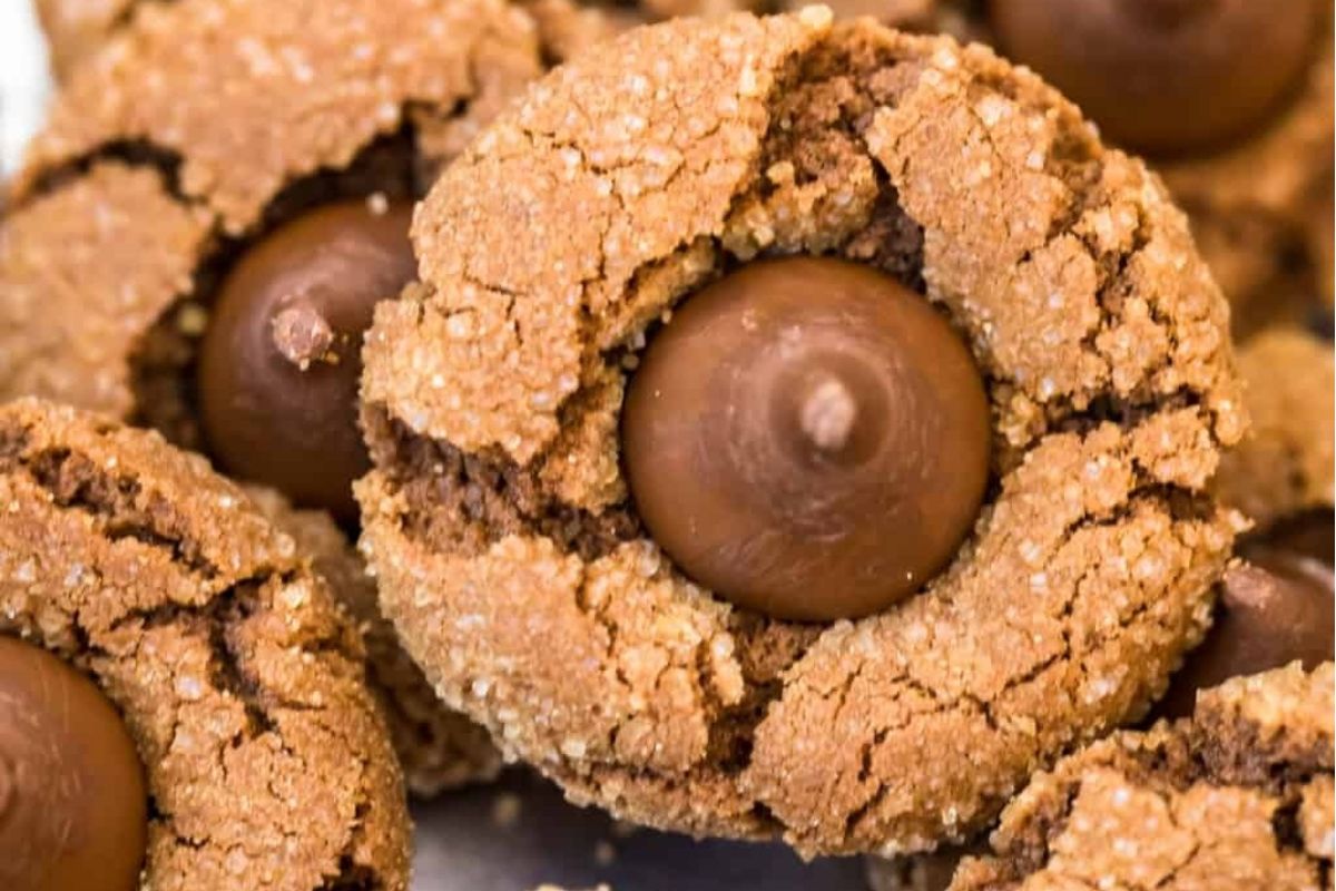 Chocolate Peanut Butter Blossoms Recipe