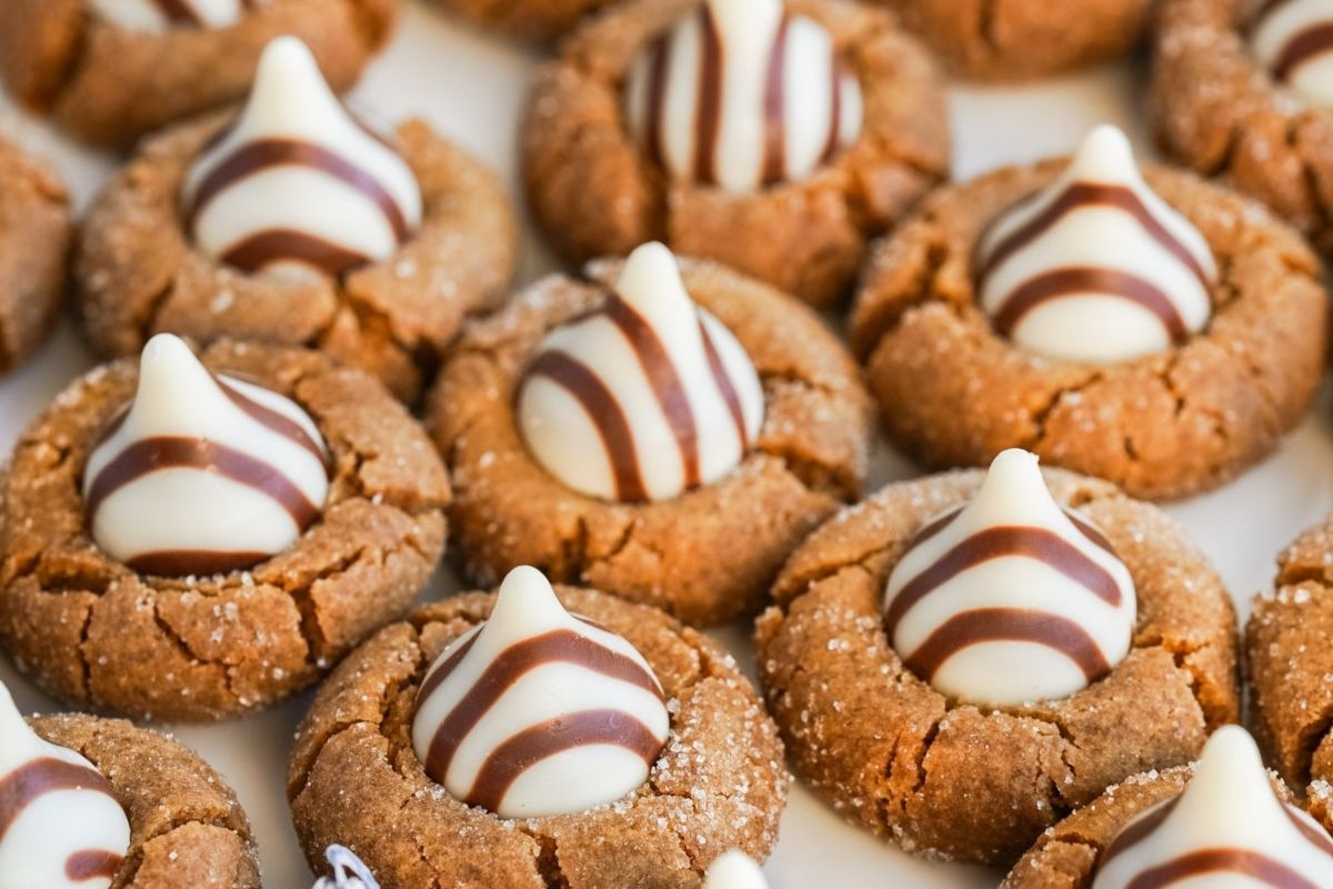 Gingerbread Kiss Cookies