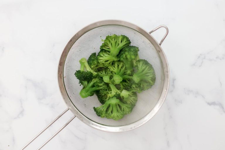 How To Boil Broccoli: A 5 Minute Step-By-Step Guide - PinkWhen