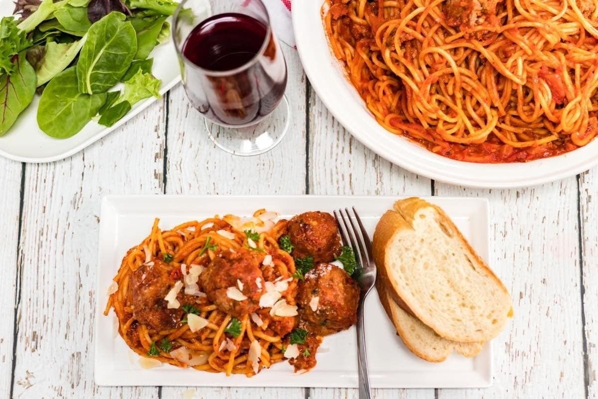37 Easy and Comforting Winter Instant Pot Recipes 17 Instant Pot Spaghetti and Meatballs