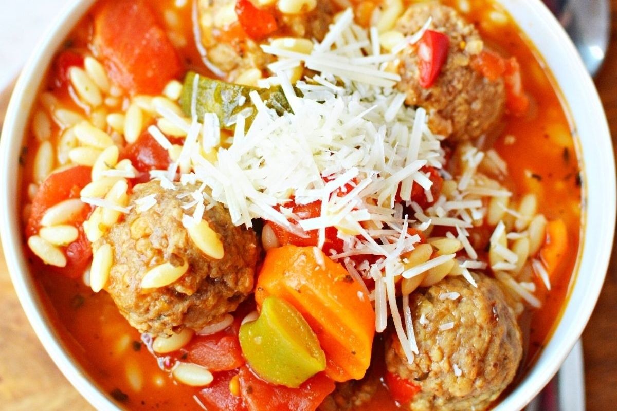 25 Tasty Filling Beef Soup Recipes 23 Italian Meatball Soup