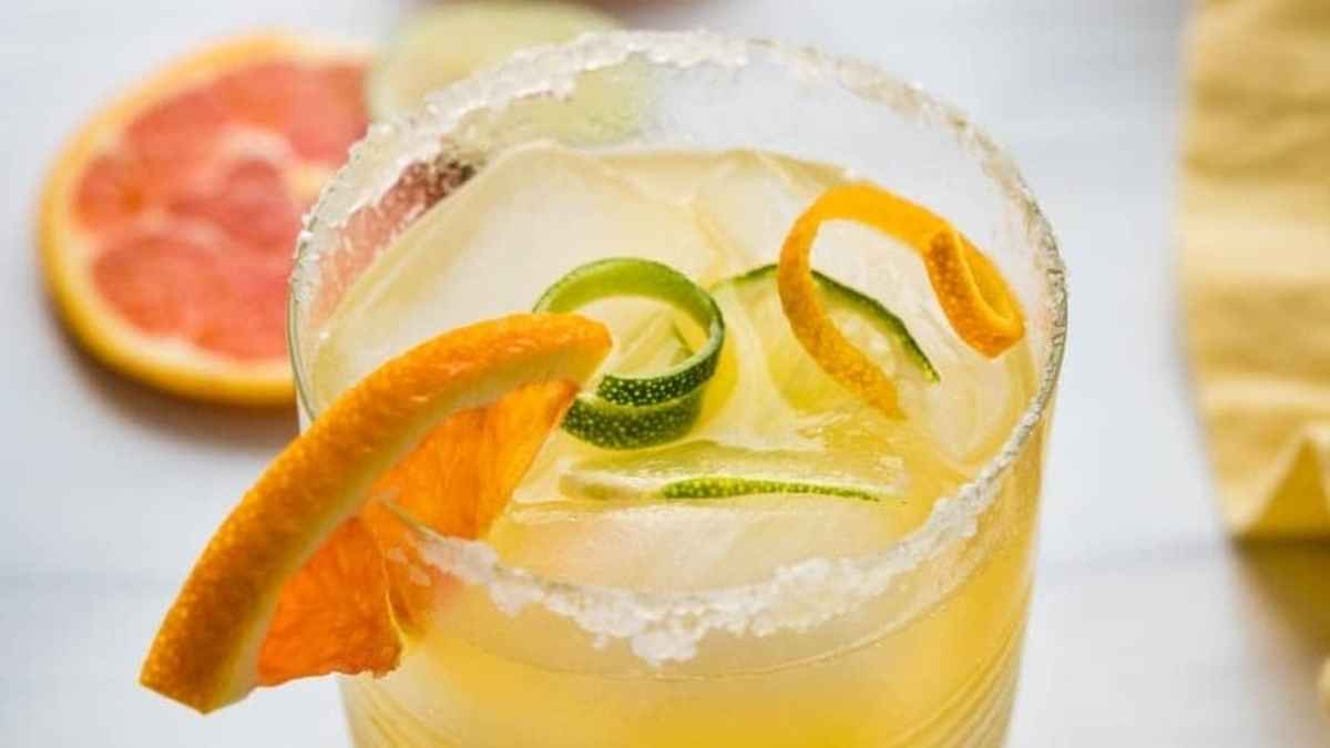 Light And Bubbly Cara Cara Margarita Mocktail.