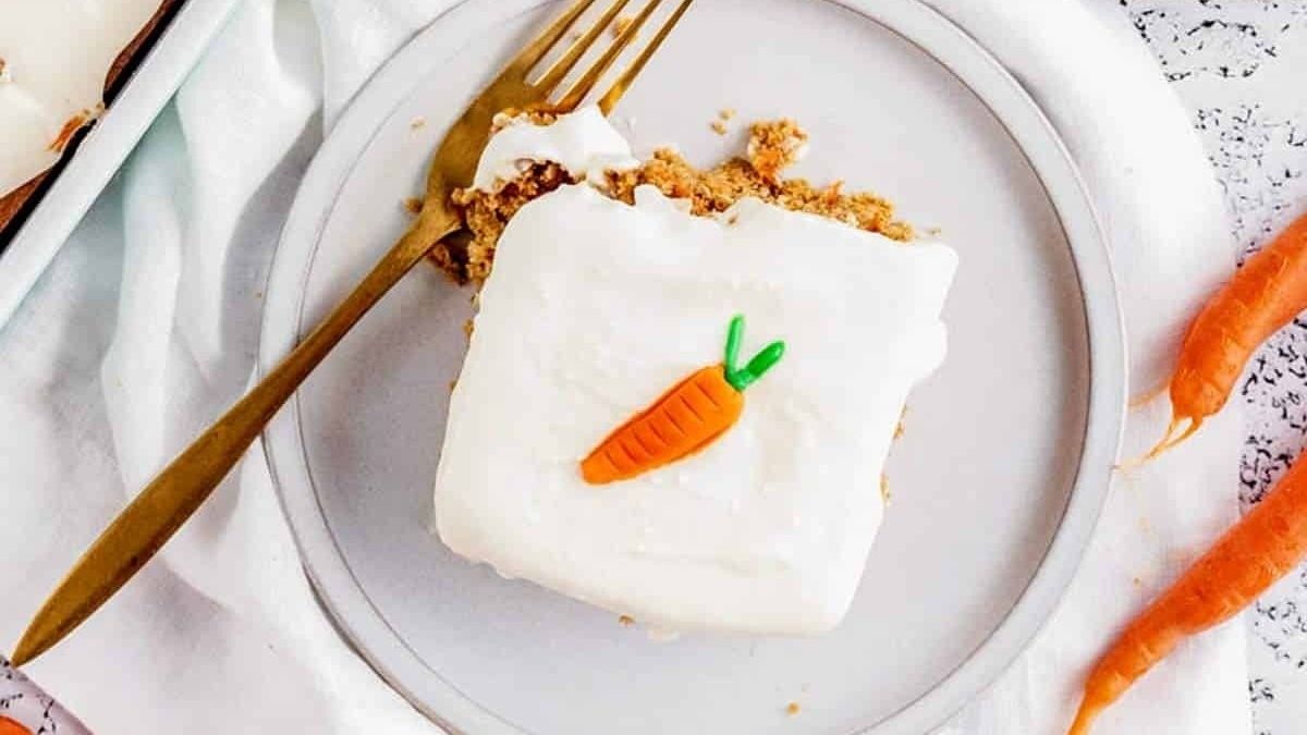 low Sugar Carrot Cake {With Pineapple}.