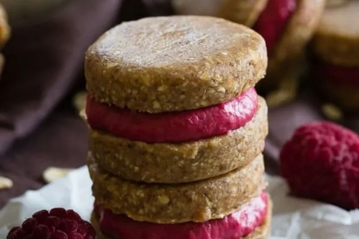 No Bake Oatmeal Raspberry Sandwich Cookies