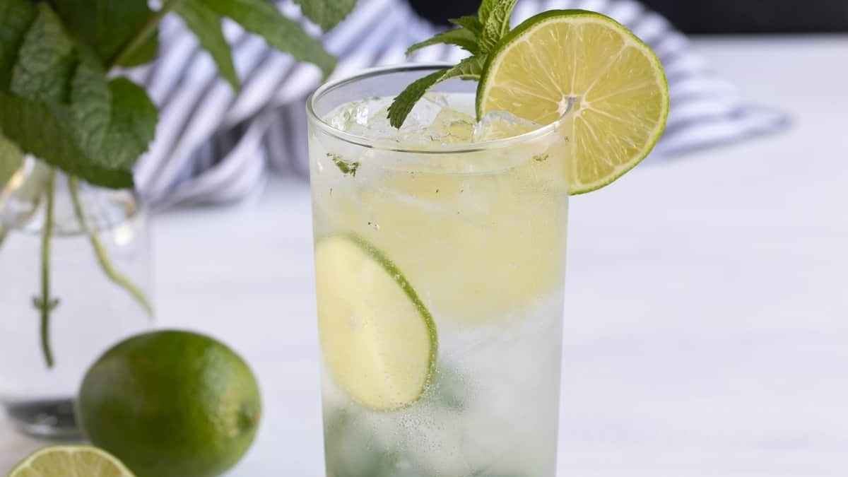 Virgin mojito with lime.