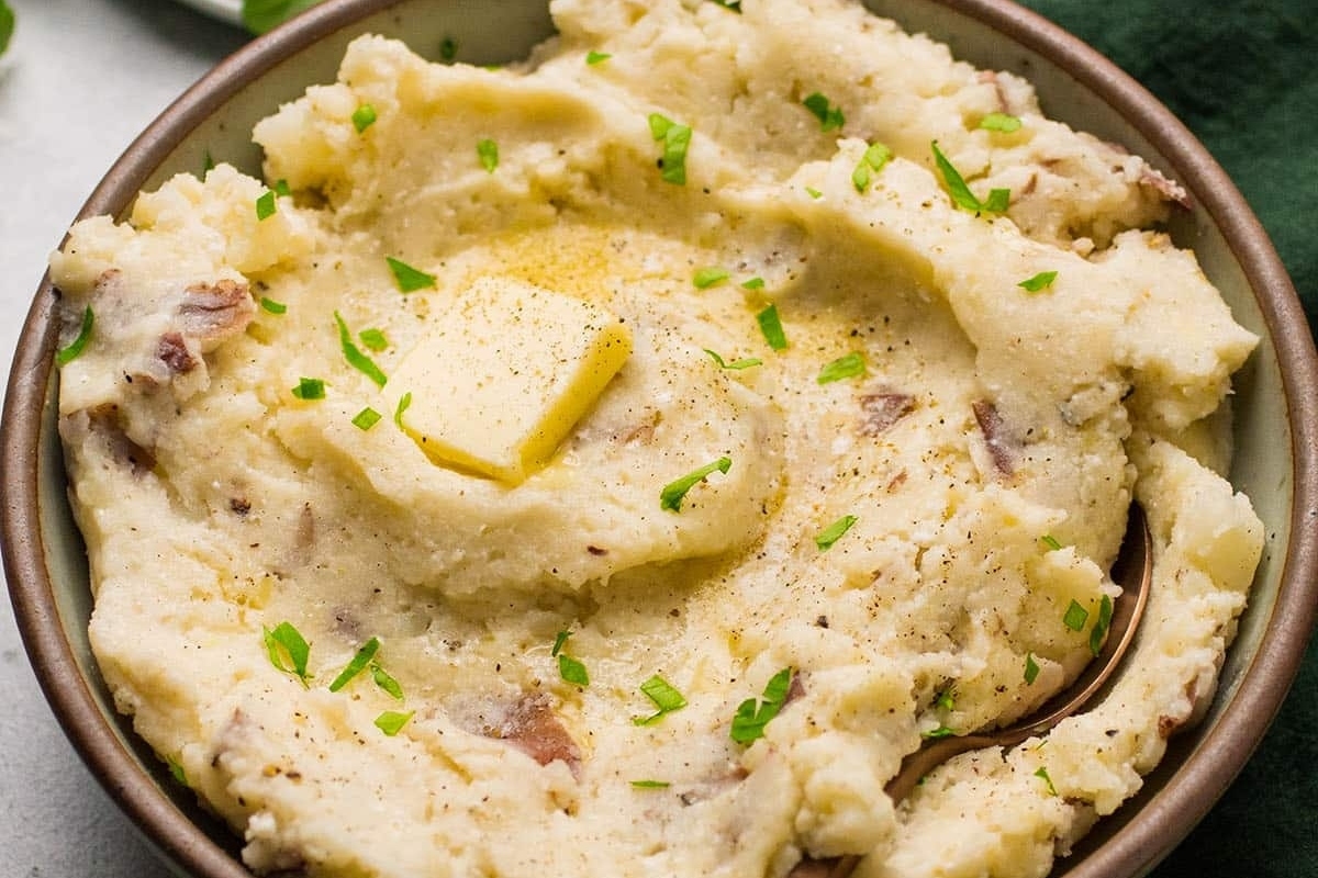 29 Comforting Meatloaf Sides That Make It a Meal 23 Cheddar Greek Yogurt Mashed Potatoes.