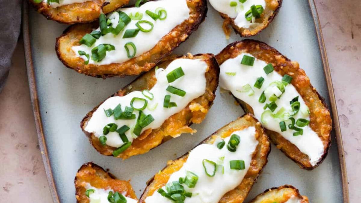 potato skins with sour cream and fresh chives